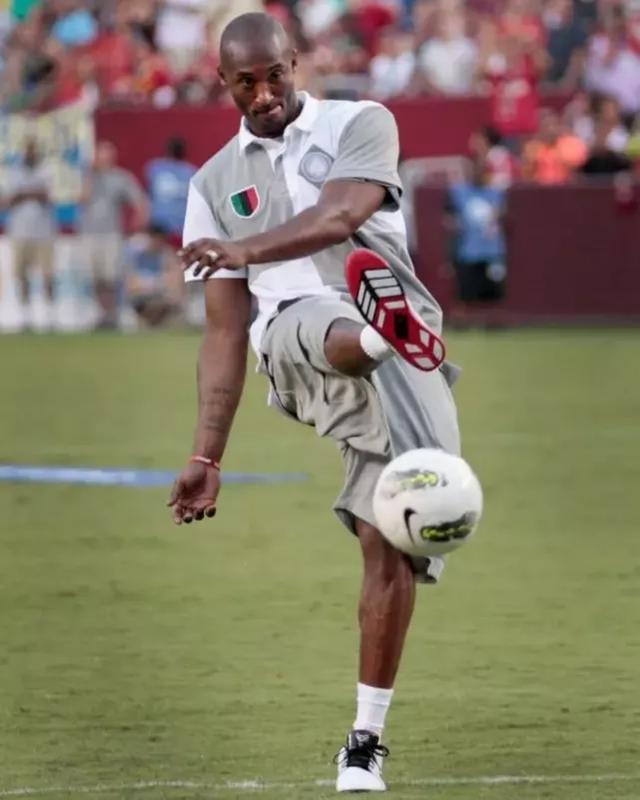 孔德斩获巴萨生涯欧冠首球，并上演职业生涯首次梅开二度（孔德完成巴萨欧冠处子破门，职业生涯首次梅开二度）