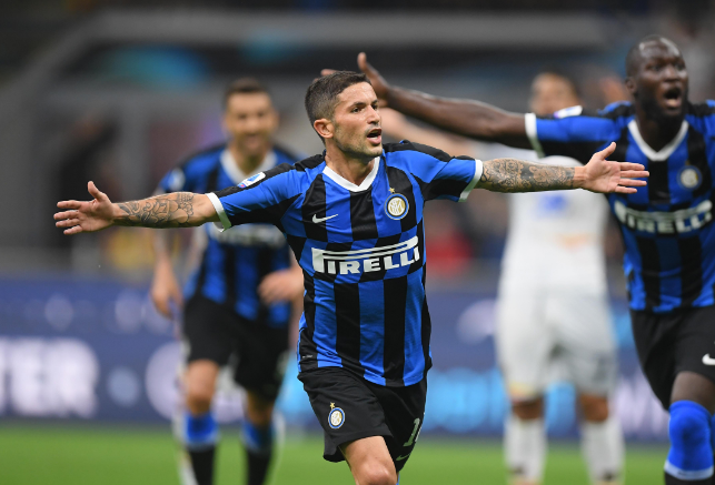 足球报：浙江队接近留下米特里策和卢卡斯，朴镇燮有望加盟（足球报：浙江队续留米特里策、卢卡斯在望，朴镇燮或将加盟）