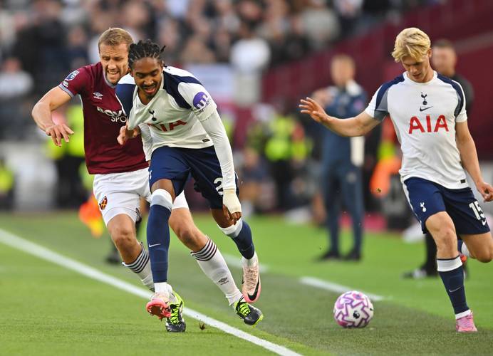 足球世界杯新纪录诞生，单场跑动达13公里（世界杯刷新纪录：球员单场奔跑13公里）