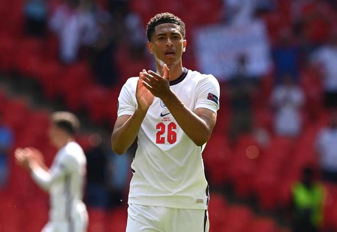 记者：梅努希望租借加盟那不勒斯，像麦克托米奈那样证明自己（记者：梅努有意租借投那不勒斯，欲学麦克托米奈证明自己）