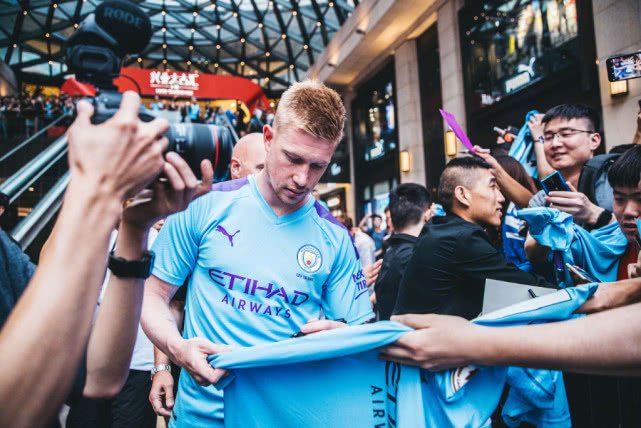 只差1球，维尼修斯欧冠进球数将追平卡卡，并列巴西球员第2位（维尼修斯再进1球即可追平卡卡，欧冠巴西射手榜并列第2）