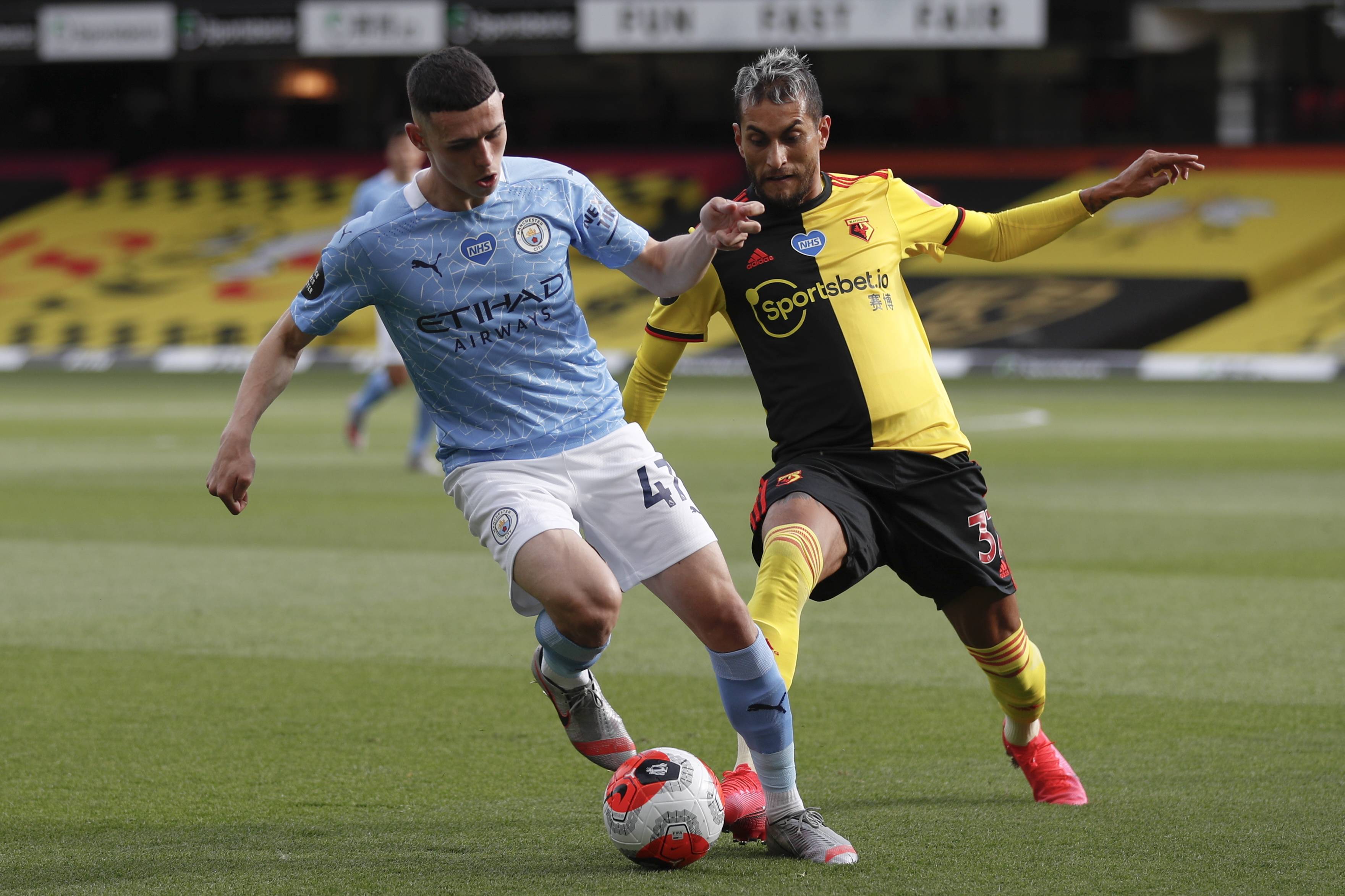 苏超奖杯由徐州企业使用3D打印打造，使用航天级钛合金