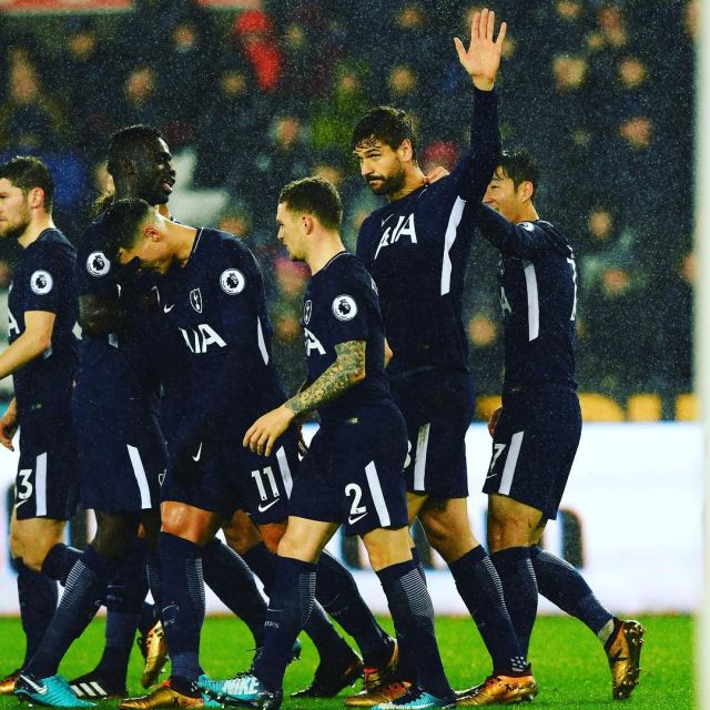 曹永竞：祝贺法比奥获得金靴，接下来继续冲击足协杯（曹永竞向法比奥金靴致贺：下一步全力冲击足协杯）