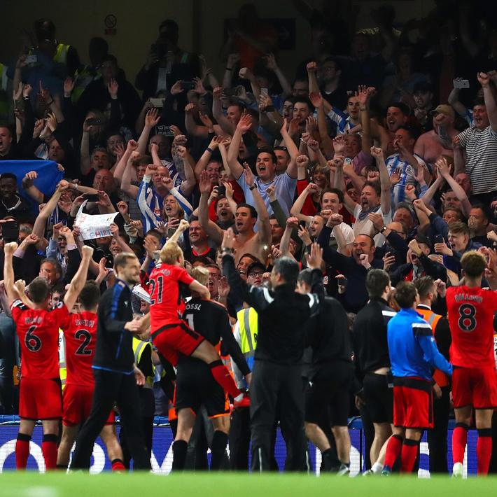 国脚连续射门被封堵仍不气馁