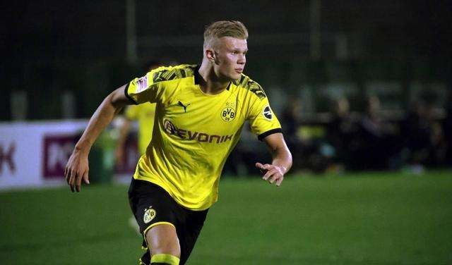 米兰欲用恩昆库换莱万遭巴萨否认